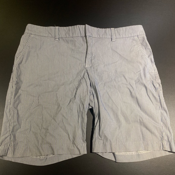 Tommy Hilfiger Size 14 Teens / Blue and White lines short - Picture 5 of 5